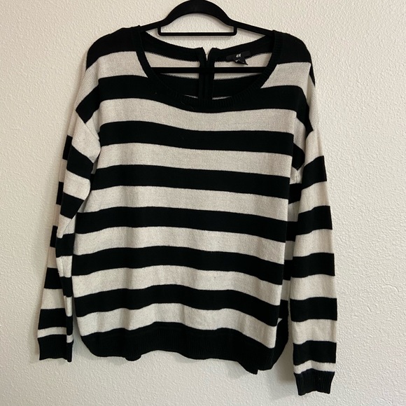 H&M sweater - Picture 1 of 2